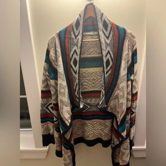Aztec pattern sweater - Picture 1 of 3